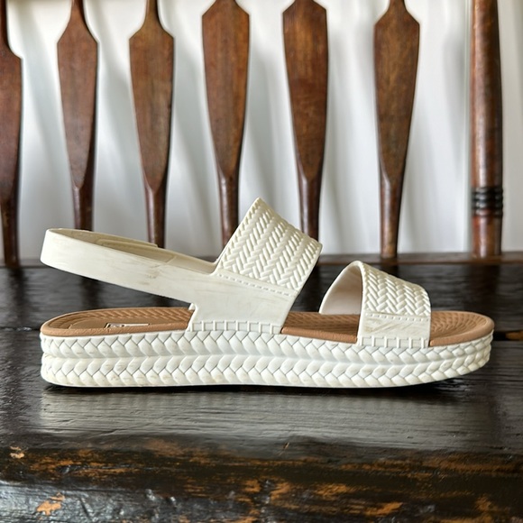 Reef Water Vista - Picture 2 of 4